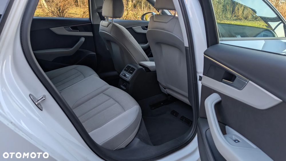 Audi A4 Avant 35 TFSI S tronic - 13