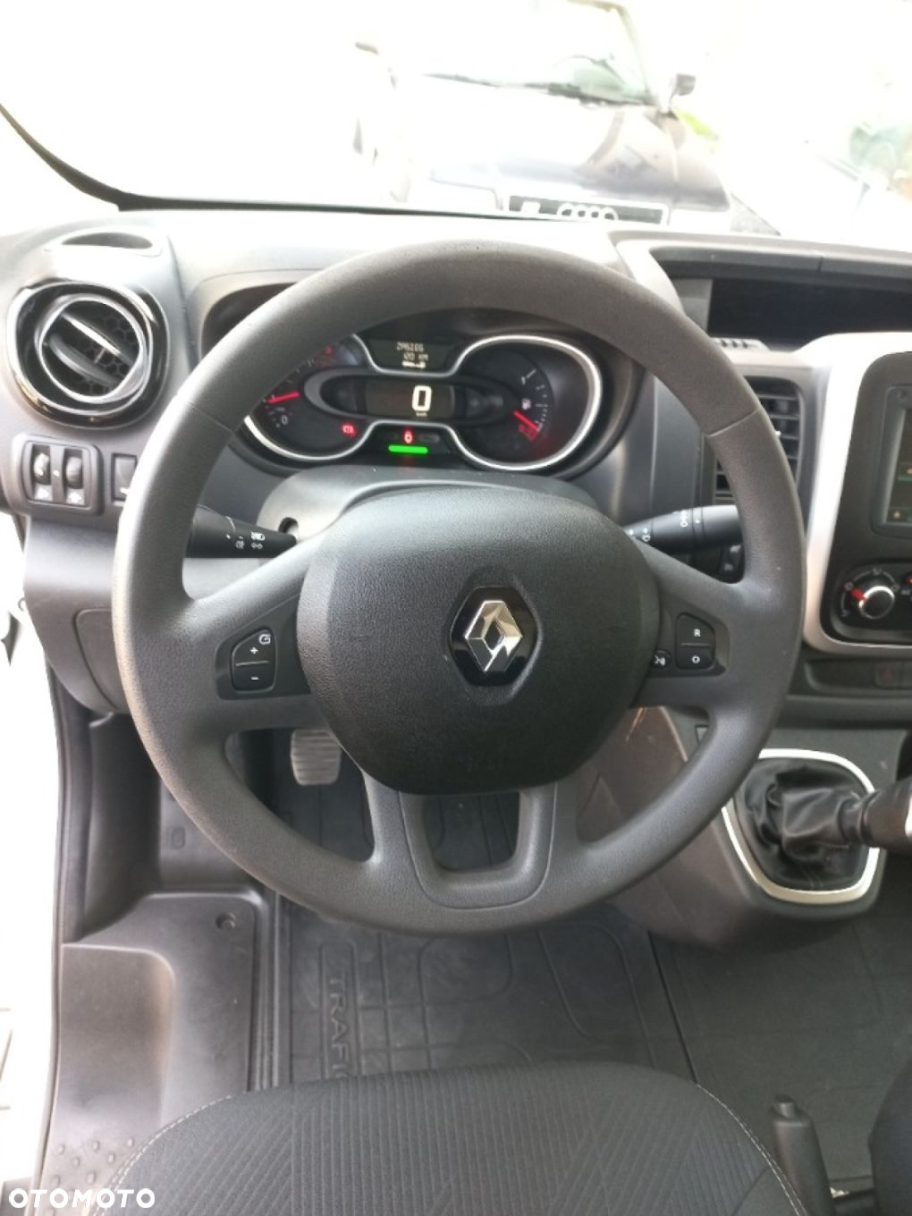 Renault TRAFIC - 11