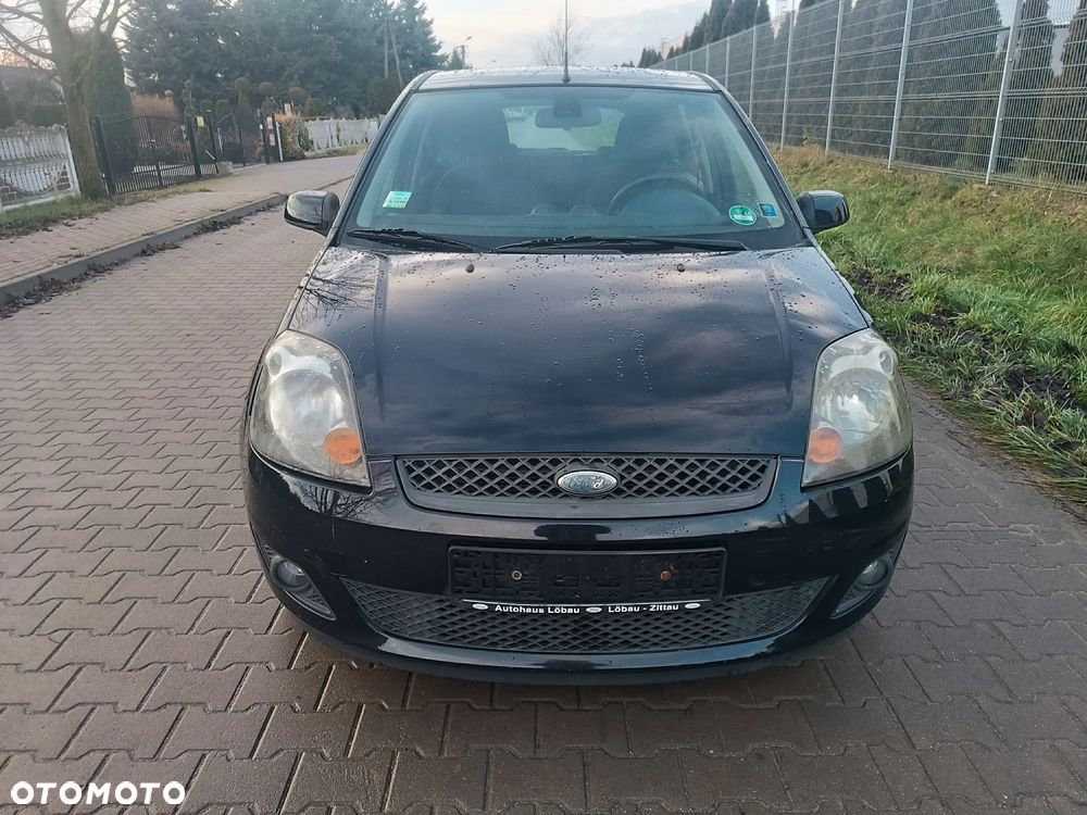 Ford Fiesta 1.4 Ambiente - 36