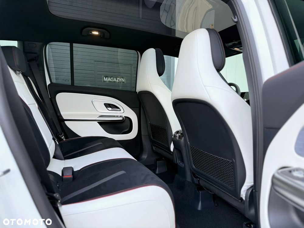 Mercedes-Benz GLB - 30