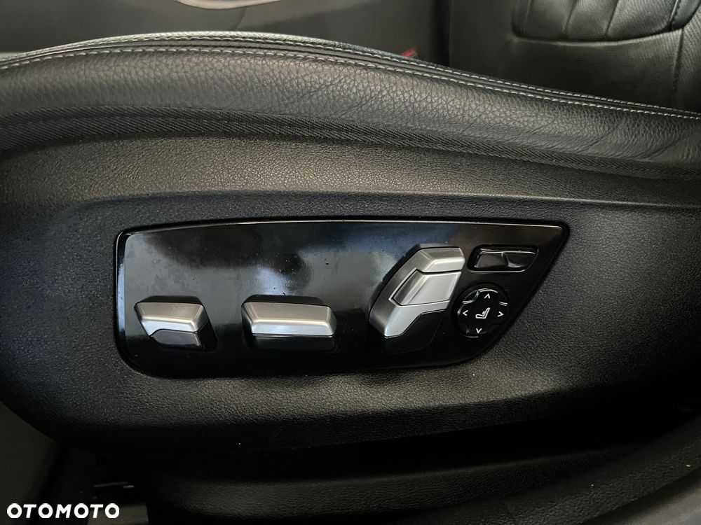 BMW Seria 5 520e M Sport sport - 23