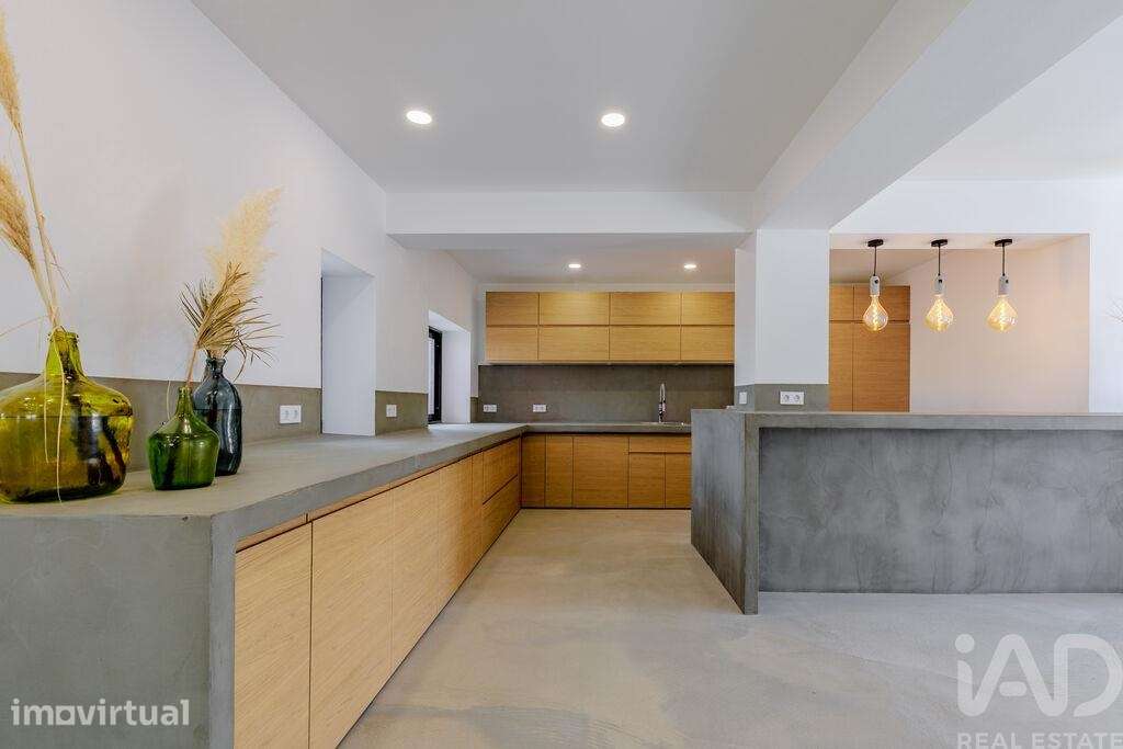 Casa / Villa T5 em Charneca de Caparica e Sobreda de 275 m2 - Grande imagem: 2/40