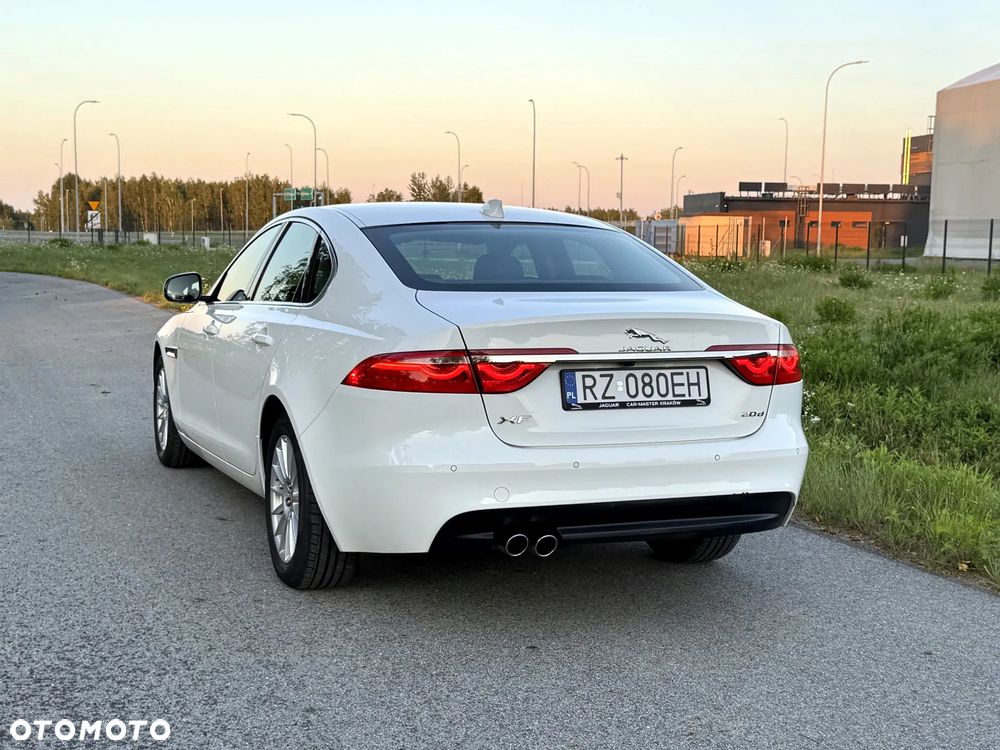 Jaguar XF 2.0 i4D AWD Prestige - 7