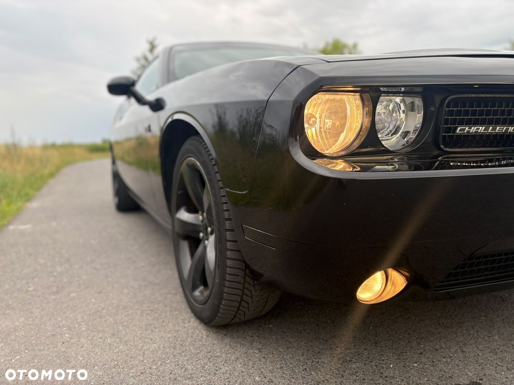 Dodge Challenger - 1