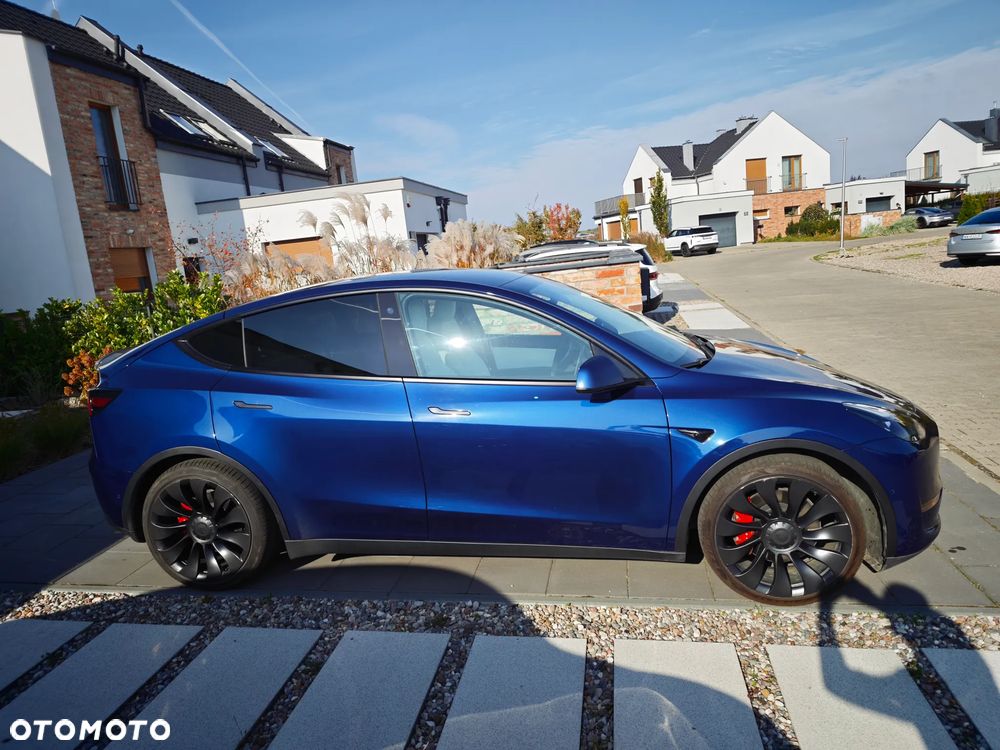 Tesla Model Y Performance AWD - 6