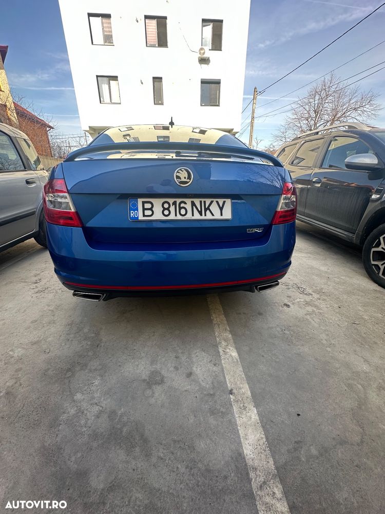 Skoda Octavia 2.0 TSI DSG RS - 9