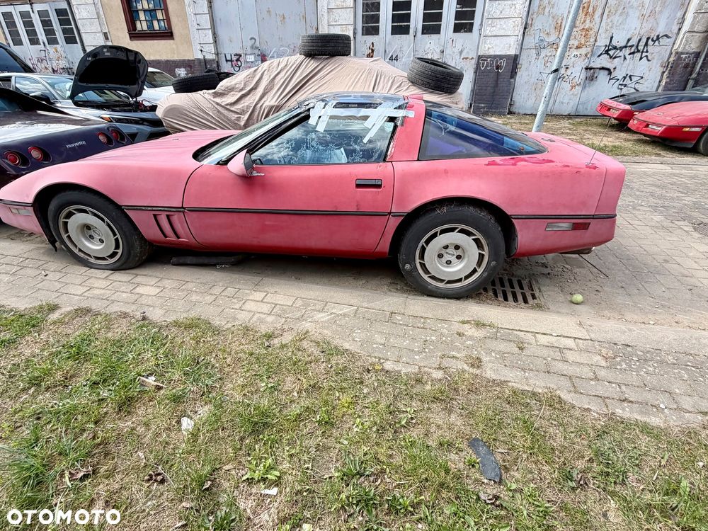 Chevrolet Corvette - 19