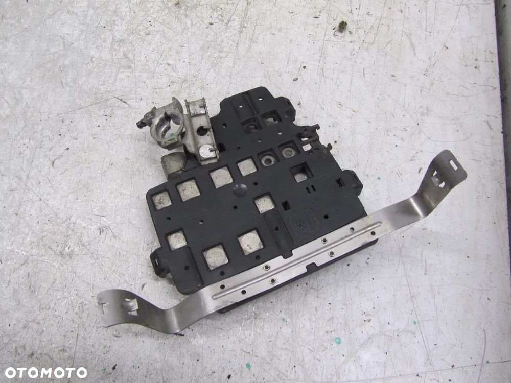 renault trafic-vivaro fl 2.5 dci klema plusowa akumulatora 8200520034 - 2