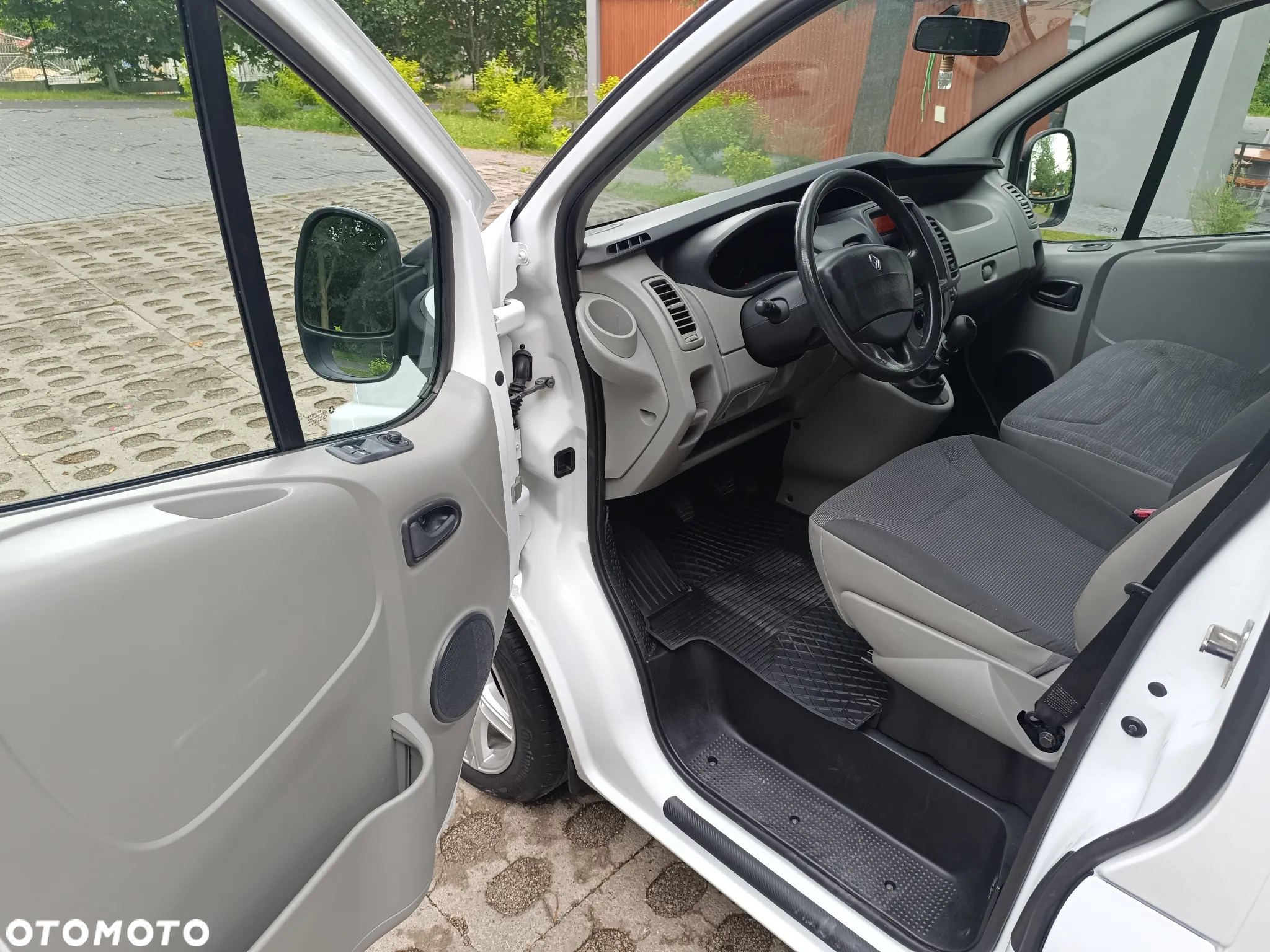 Renault TRAFIC - 19