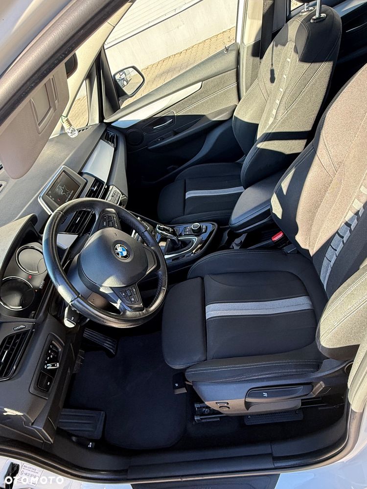 BMW Seria 2 218d - 2