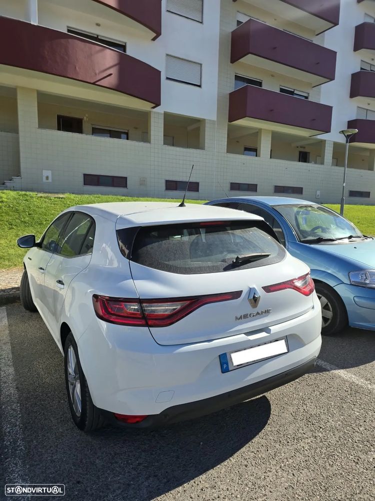 Renault Mégane 1.5 Blue dCi Zen - 4