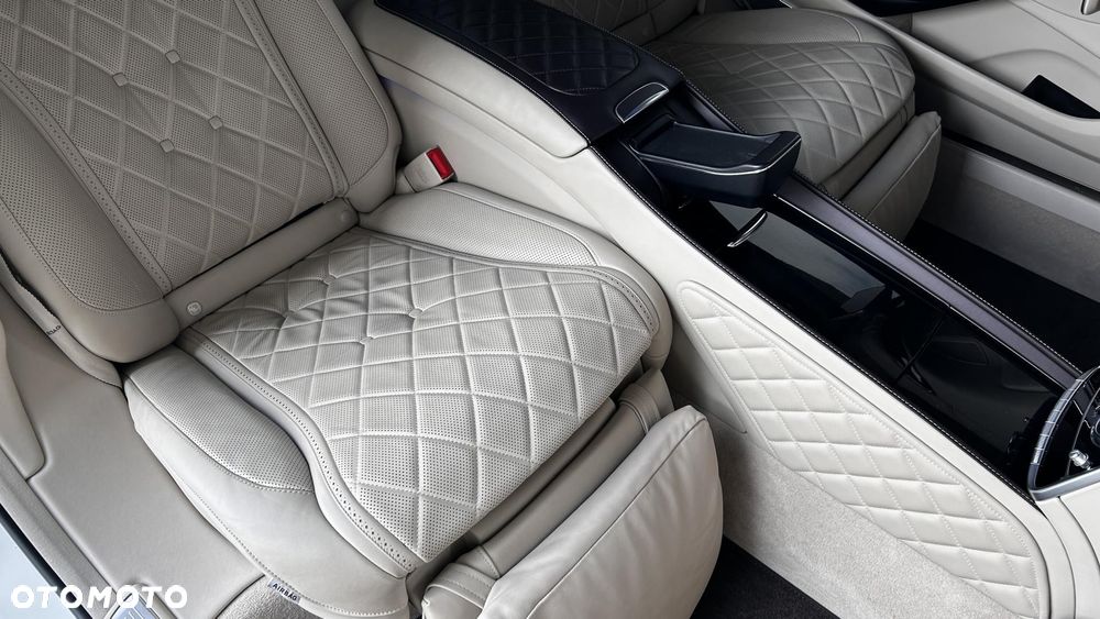 Mercedes-Benz Klasa S 560 4-Matic L 9G-TRONIC - 36