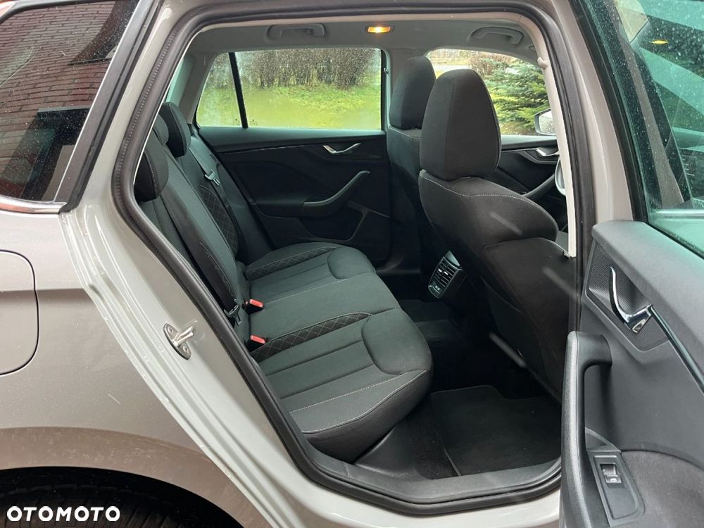 Skoda Kamiq 1.0 TSI Style - 27