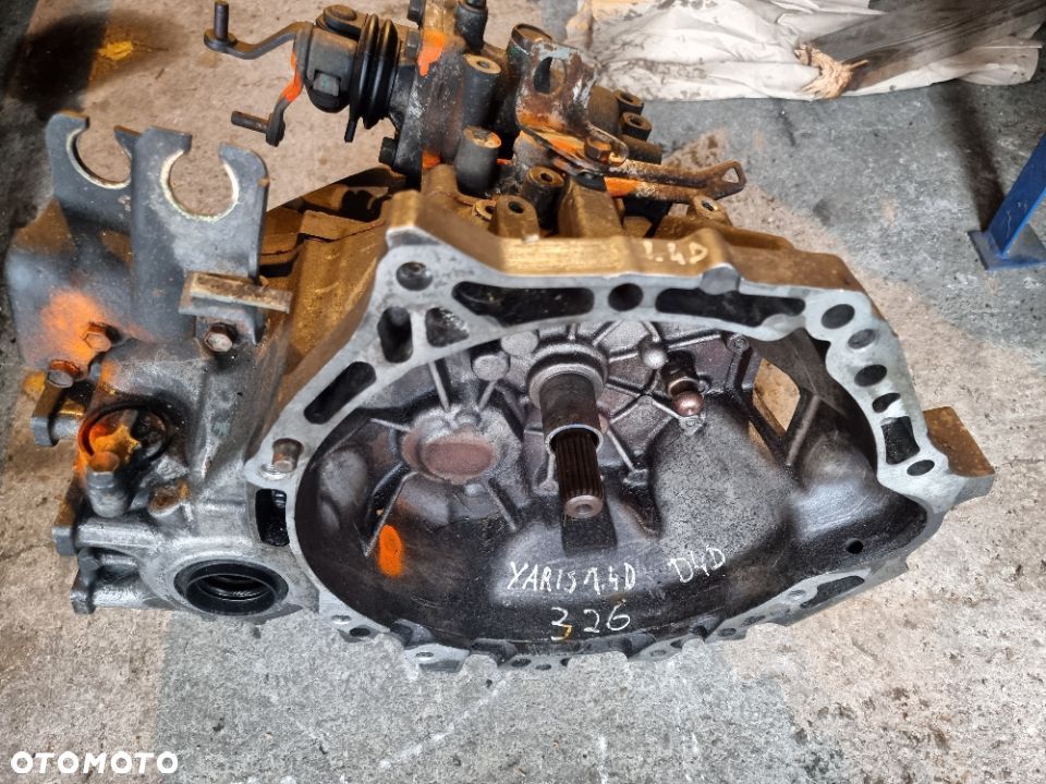 Skrzynia biegów manualna  TOYOTA YARIS I 1.4 D D4D - 2
