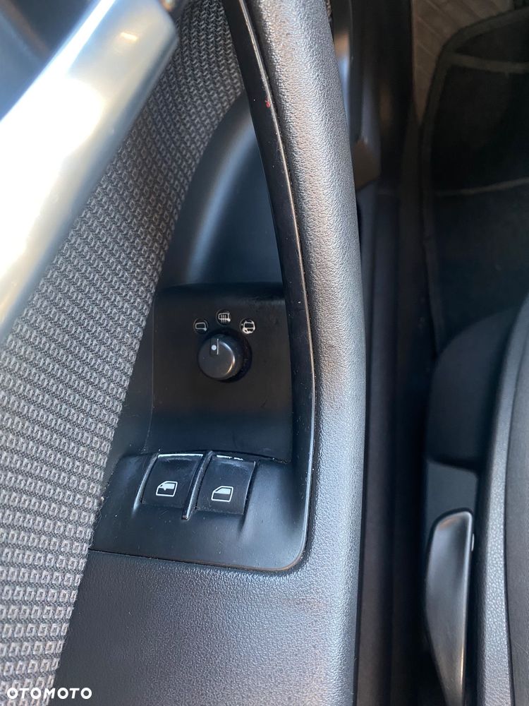 Audi A3 1.6 Ambiente - 18