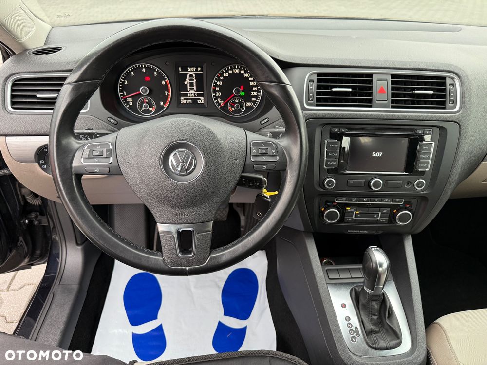 Volkswagen Jetta 1.4 TSI DSG Comfortline - 24