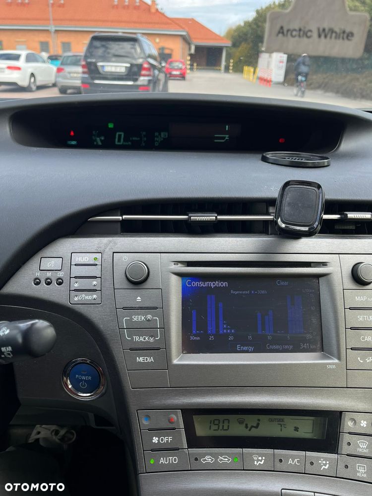 Toyota Prius 1.8 HSD Luna - 3
