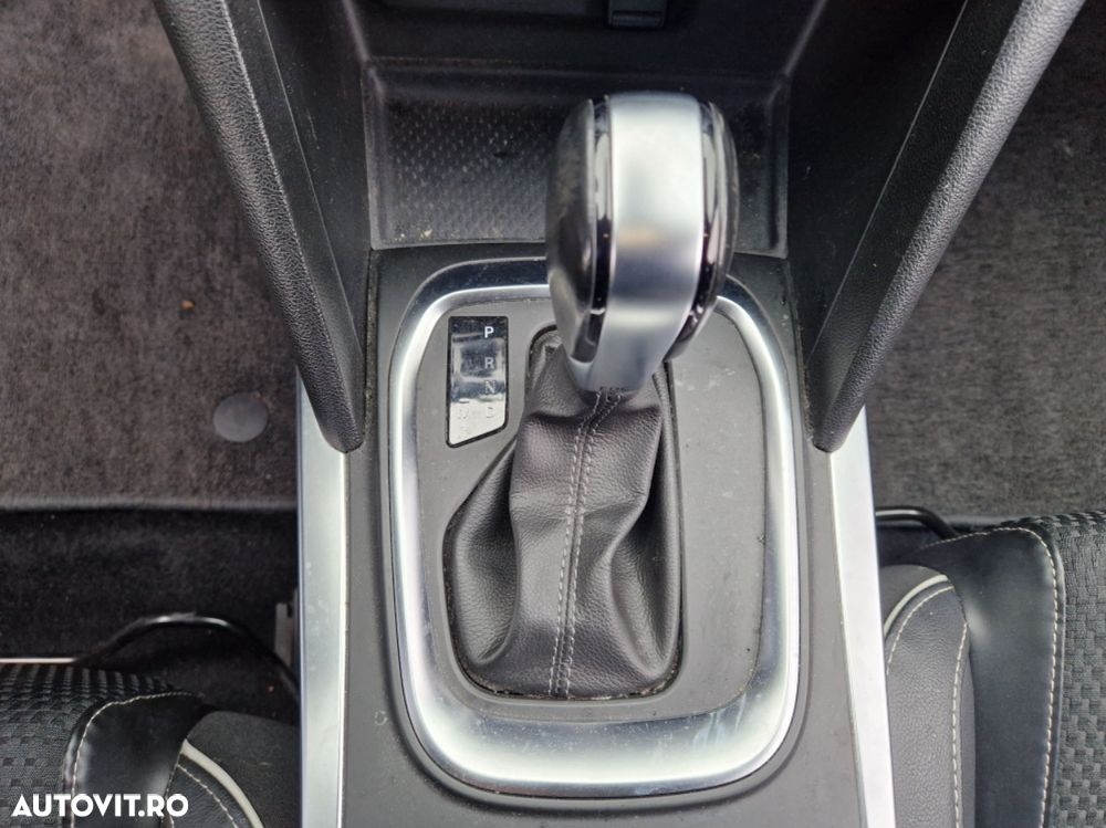 Renault Megane ENERGY TCe 130 EDC BOSE EDITION - 11