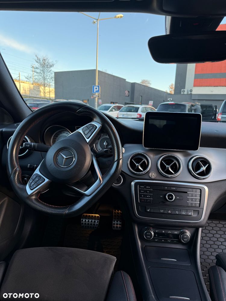 Mercedes-Benz CLA 200 (CDI) d 4Matic 7G-DCT Urban - 12