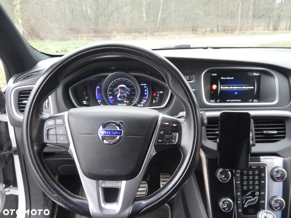 Volvo V40 D3 Geartronic RDesign - 13
