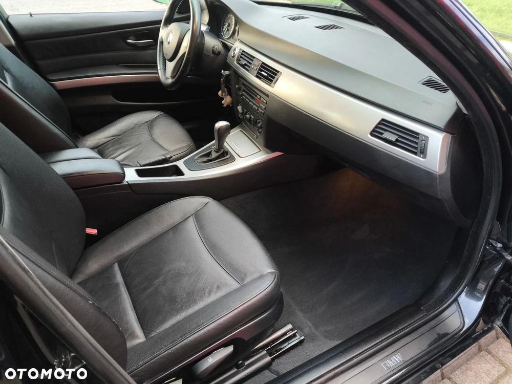 BMW Seria 3 325i Touring - 7