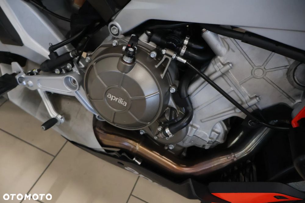 Aprilia Tuono - 16