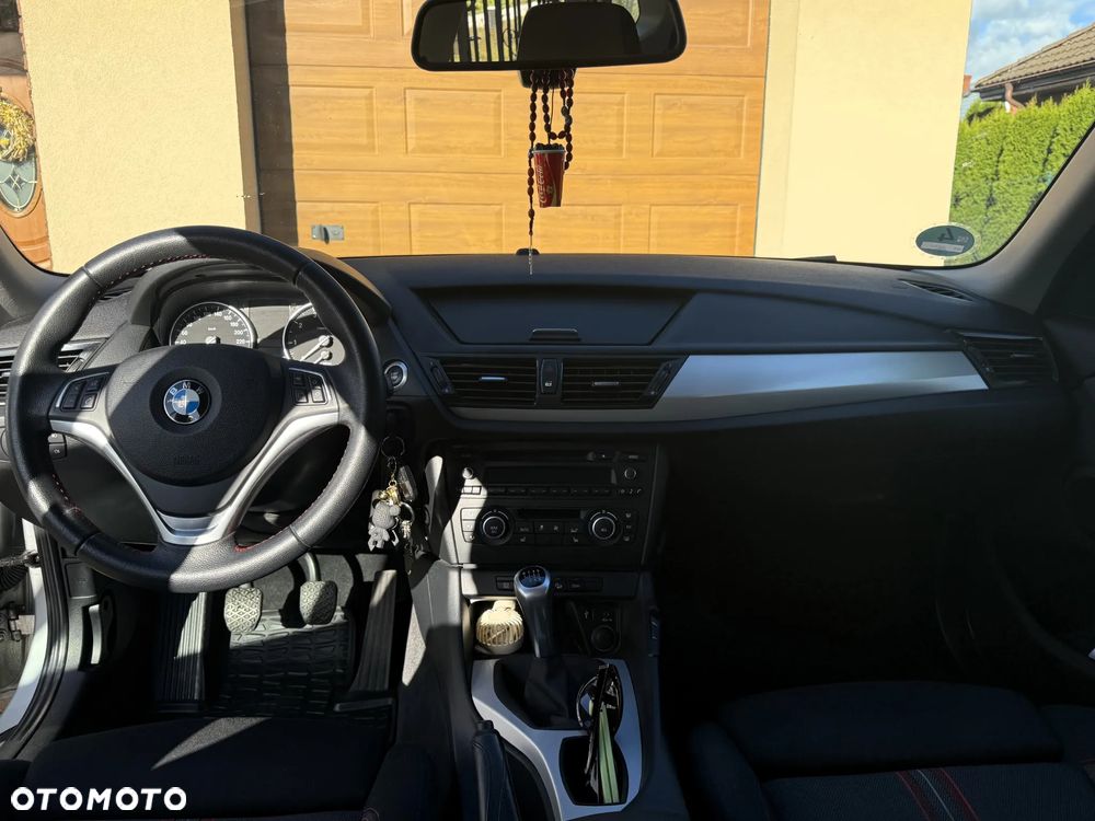 BMW X1 xDrive20i Sport Line - 15