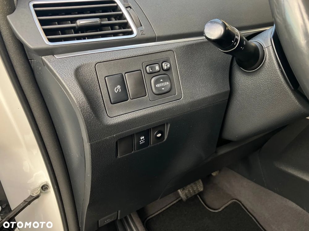 Toyota Verso 1.8 Prestige MS 7os EU6 - 34