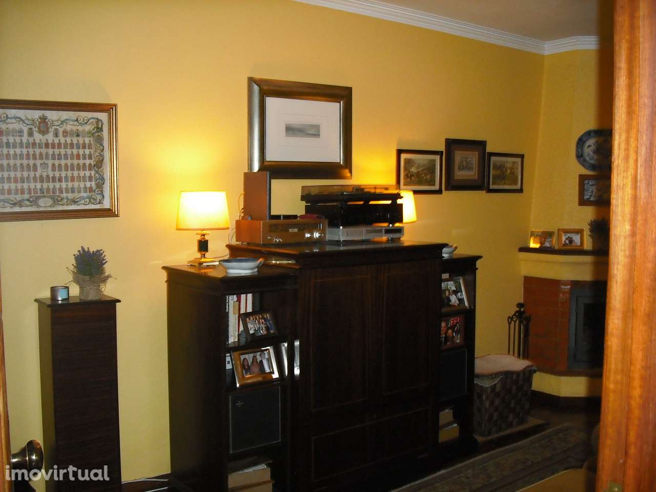 T2 / 75 m2 / 2 Garagens fechadas/ 2 wcs / Arrecadação/ Lareira - Grande imagem: 3/60