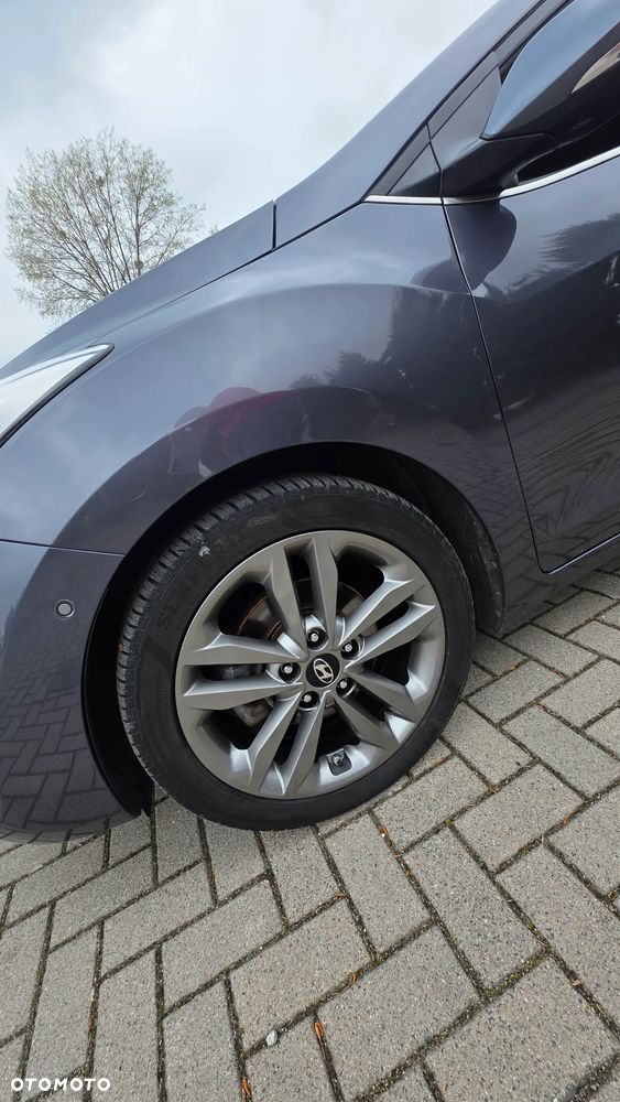 Hyundai i30 blue 1.6 CRDi Premium - 15