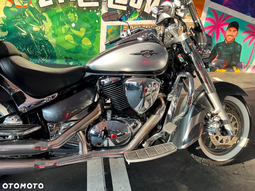 Suzuki Intruder - 16