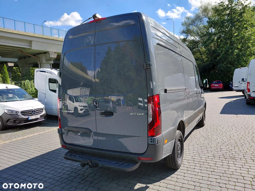 Mercedes-Benz Sprinter 317 CDI - 4