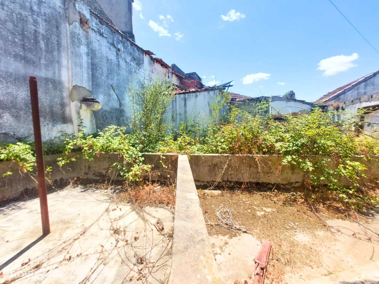 Moradia para Recuperar localizada na Raposa - Grande imagem: 4/7