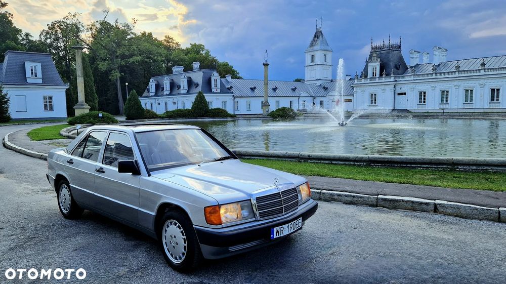 Mercedes-Benz W201 (190) - 1