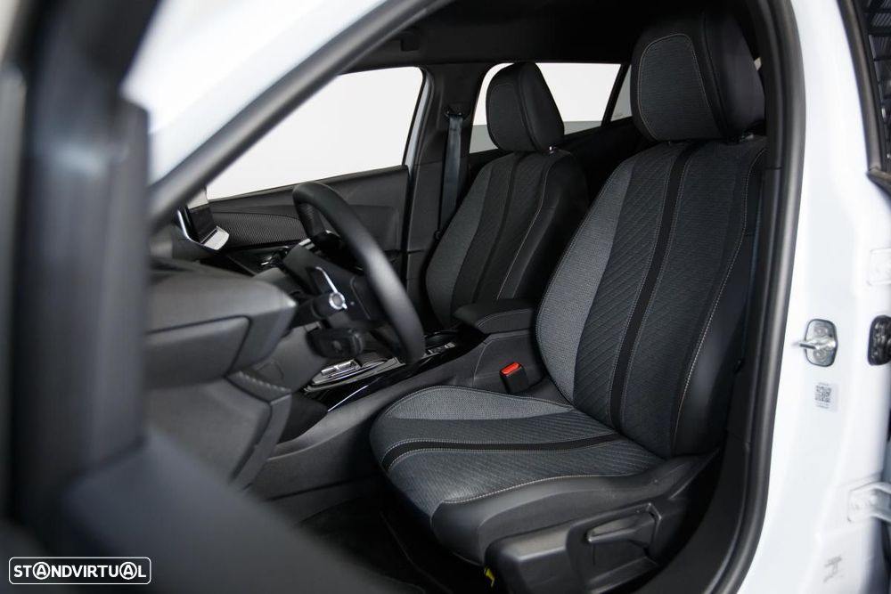Peugeot 2008 1.2 PureTech Allure EAT8 - 7