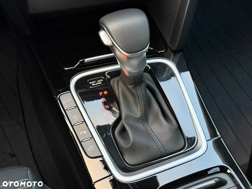 Kia XCeed 1.6 T-GDI Tribute DCT - 30