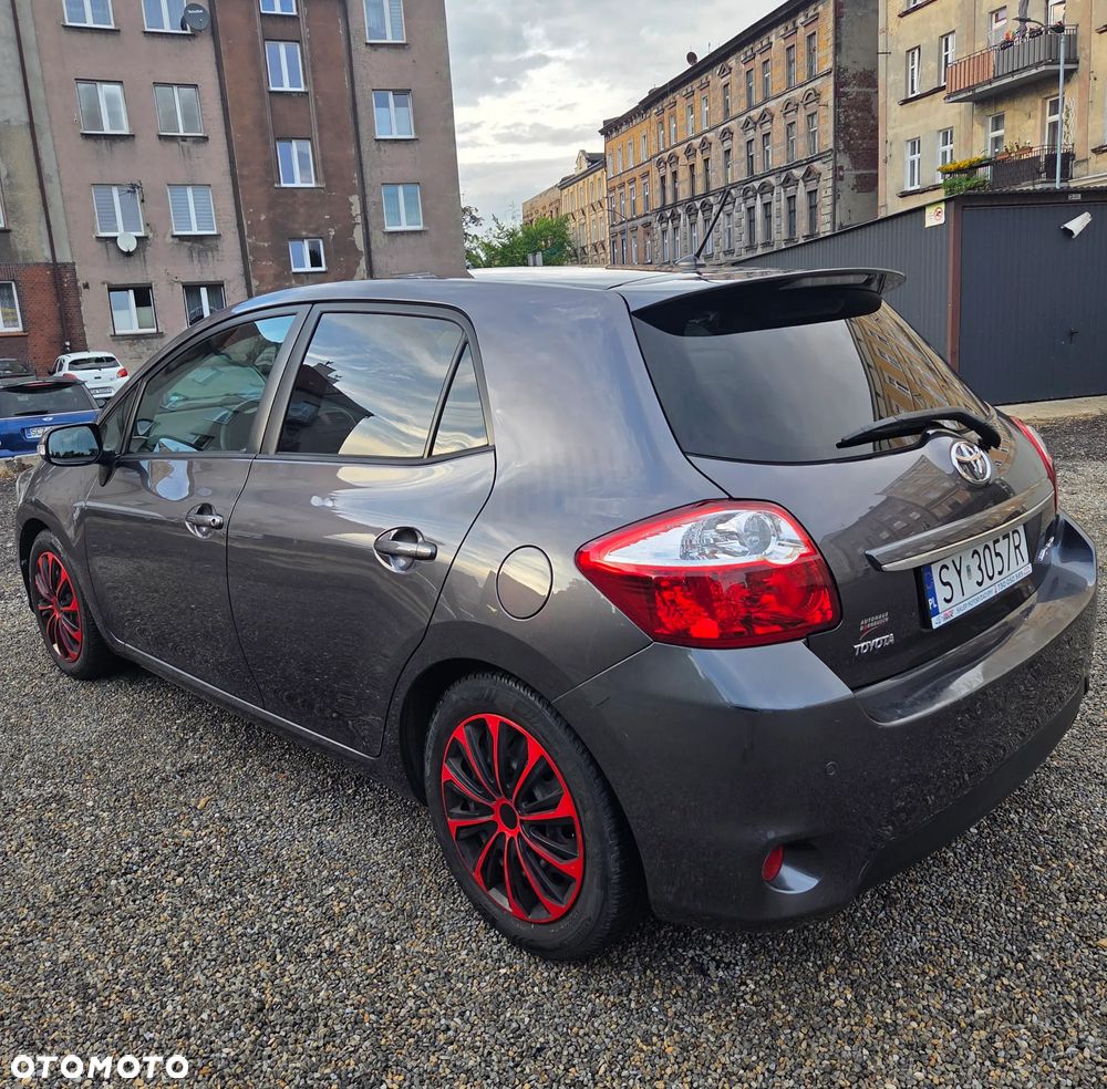 Toyota Auris 1.6 Valvematic Executive - 4