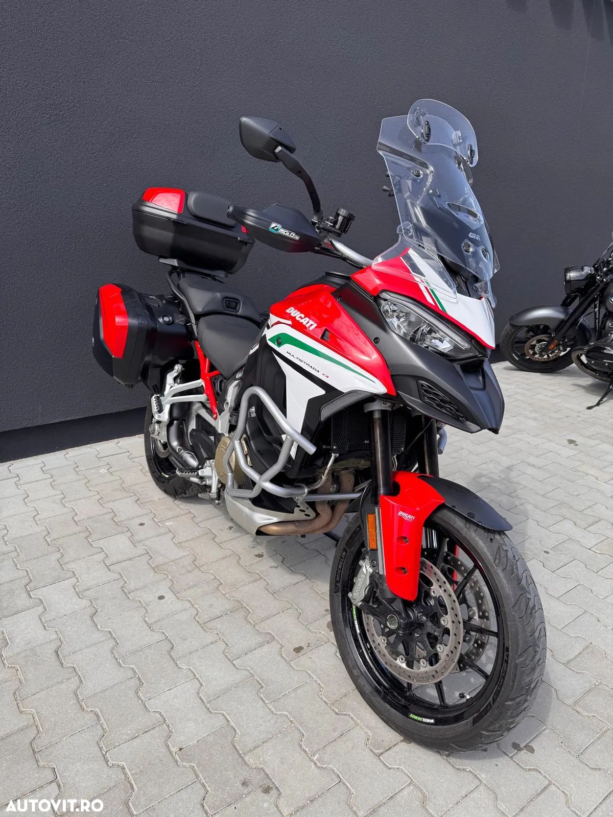 Ducati Multistrada V4 - 1