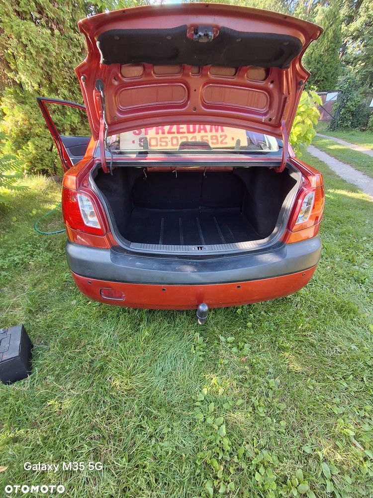 Kia Rio 2006 photo 4