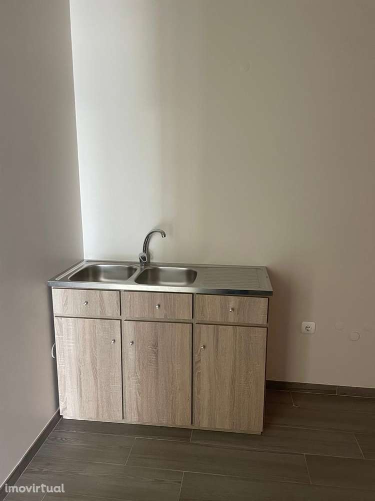 MAGNIFICA LOJA PRIVADA NO CENTRO DE OLIVEIRA DE AZEMEIS - Grande imagem: 5/8