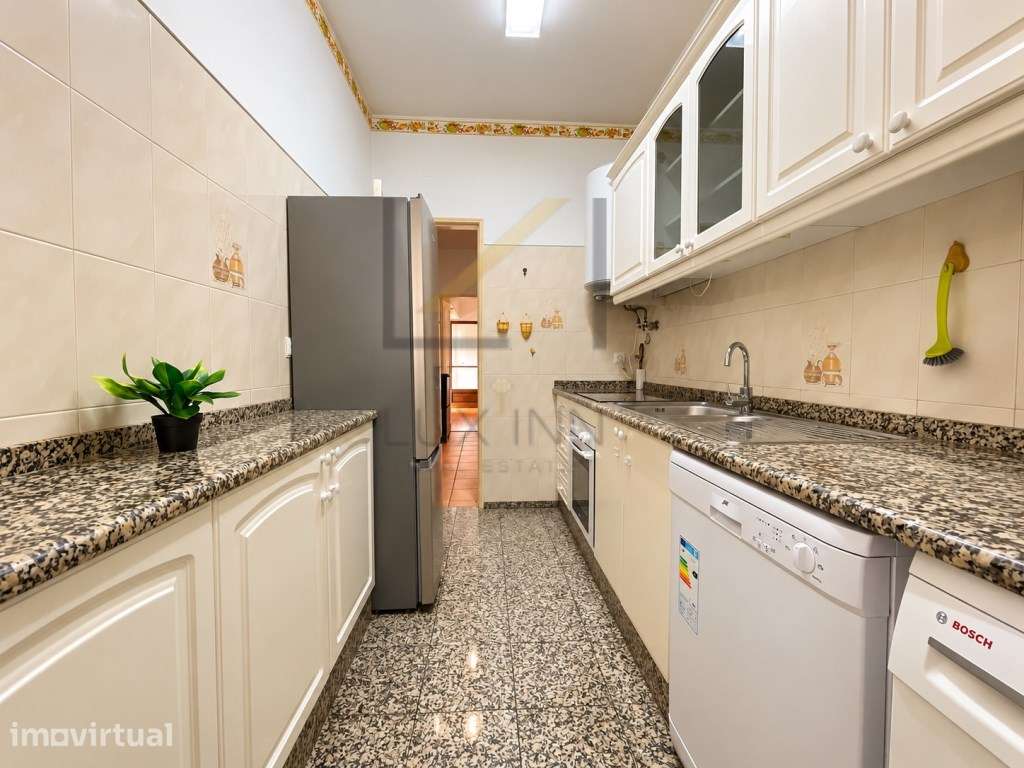 T2 para Arrendamento em Oeiras | Cozinha Equipada e Parcialmente Mo... - Grande imagem: 5/8