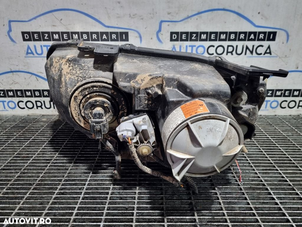 Far Dreapta Suzuki Grand Vitara 2006 - 2012 SUV 4 Usi (1263) Cu lupă - 2