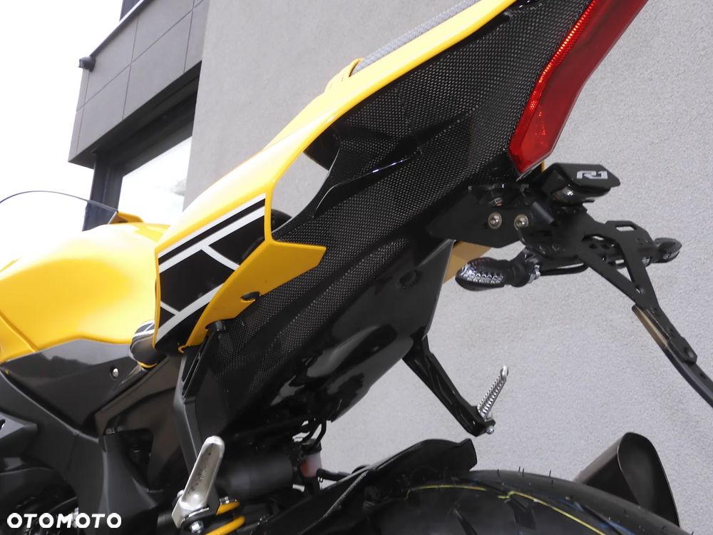 Yamaha R1 - 31