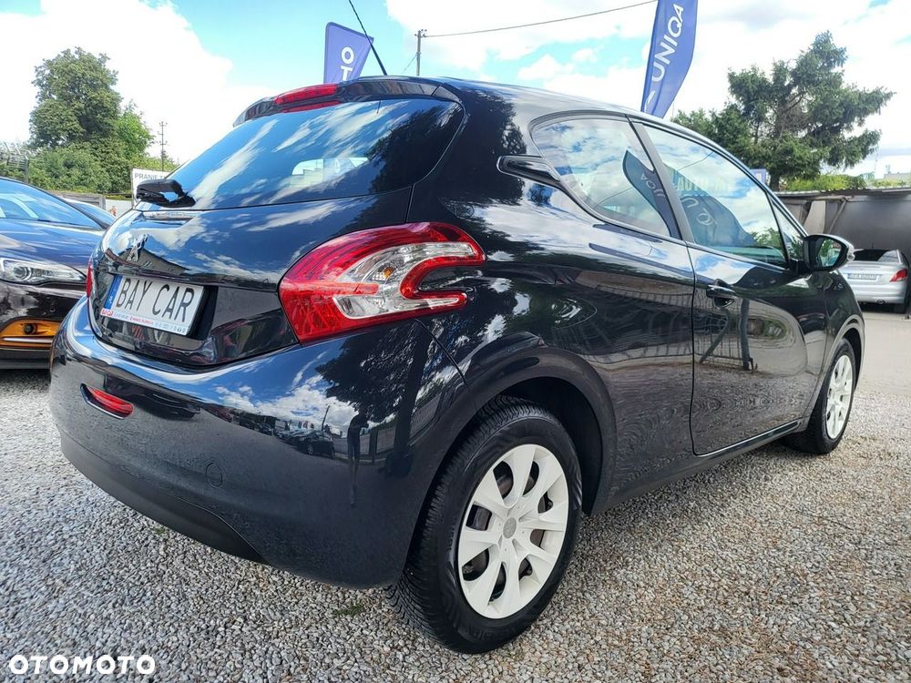 Peugeot 208 - 13