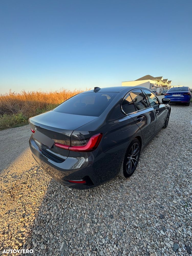 BMW Seria 3 330i AT - 2