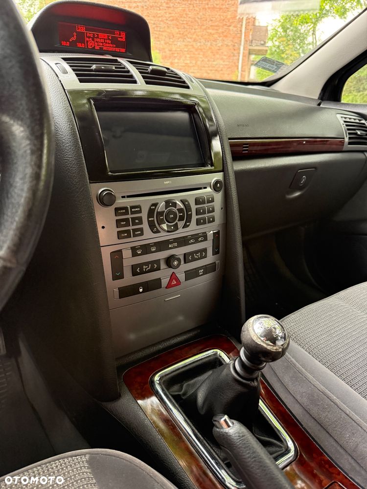 Peugeot 407 2.0 HDI ST Komfort EU4 - 14