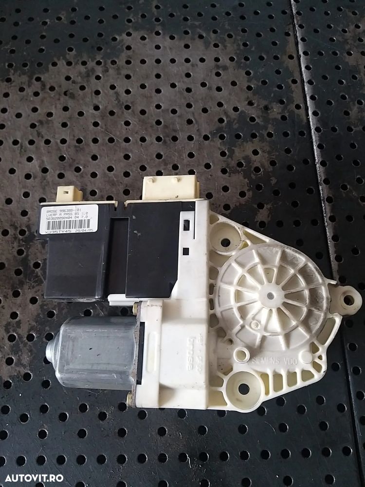 Motoras macara dreapta fata peugeot 307 997831101 7746004701 996388101 - 2
