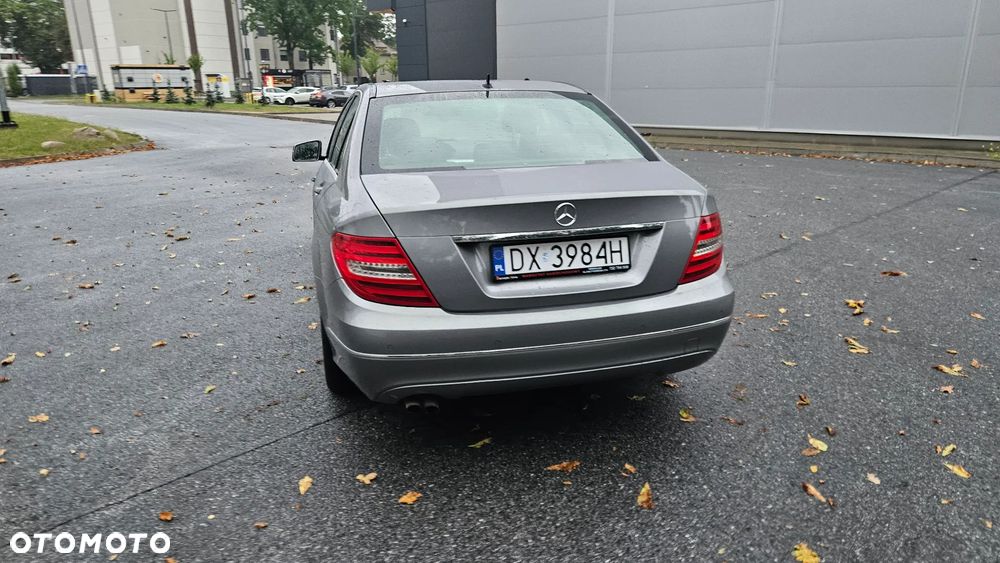 Mercedes-Benz Klasa C 180 BlueEFFICIENCY Avantgarde - 18