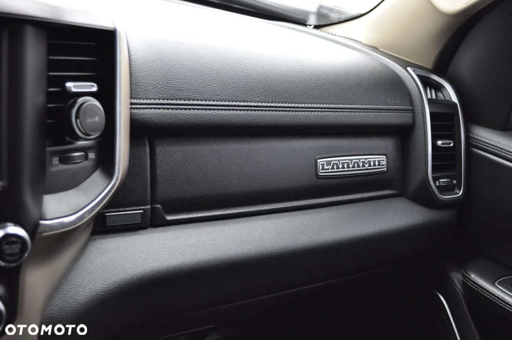 RAM 1500 Crew Cab Laramie - 25