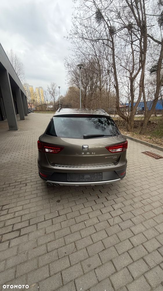 Seat Leon 2.0 TDI DPF Start&Stop DSG XCELLENCE - 10